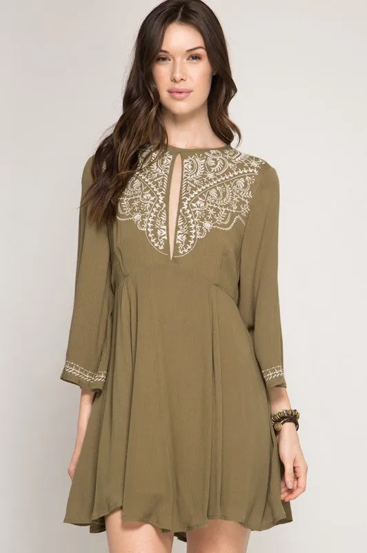 Dress W/ Bohemian Embroidery & Keyhole