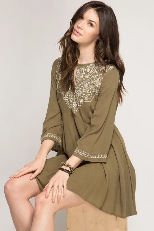 Dress W/ Bohemian Embroidery & Keyhole